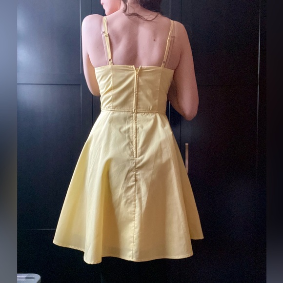 Yellow Sweetheart Sundress - Picture 4 of 8